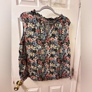 Beautiful floral printed blouse.